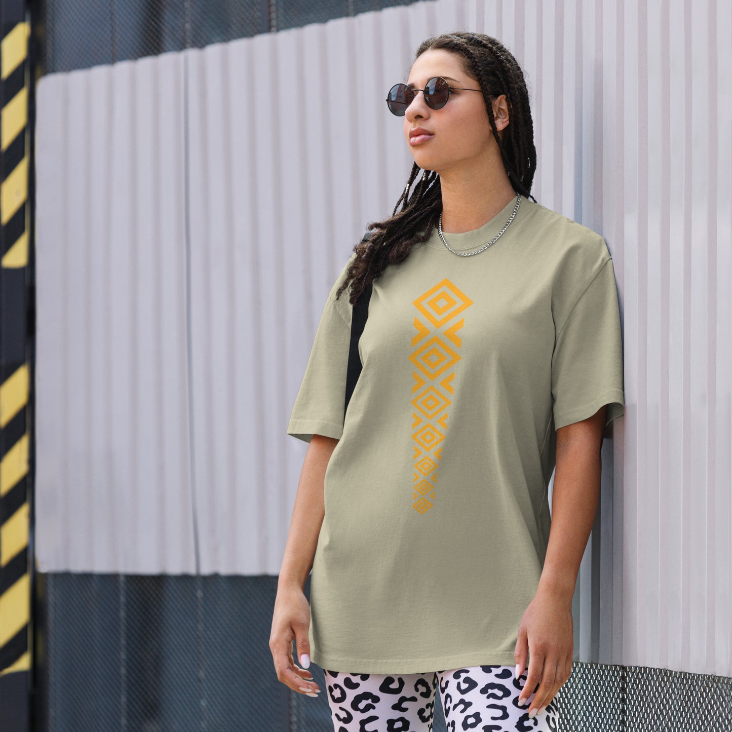 Simply Tribal V2 | Oversized faded t-shirt | Live the Vibe